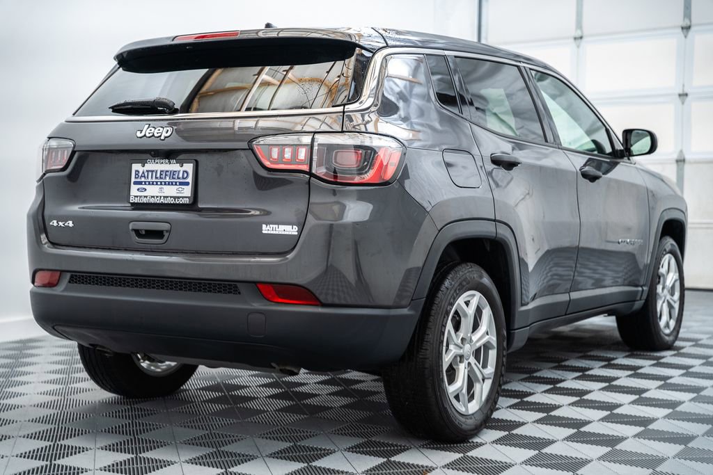Used 2024 Jeep Compass Sport AWD/4WD image 7