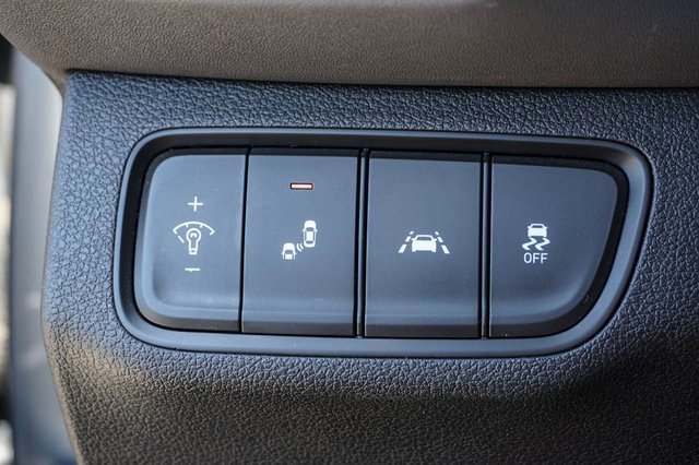 Used 2019 Hyundai Santa Fe SE image 22