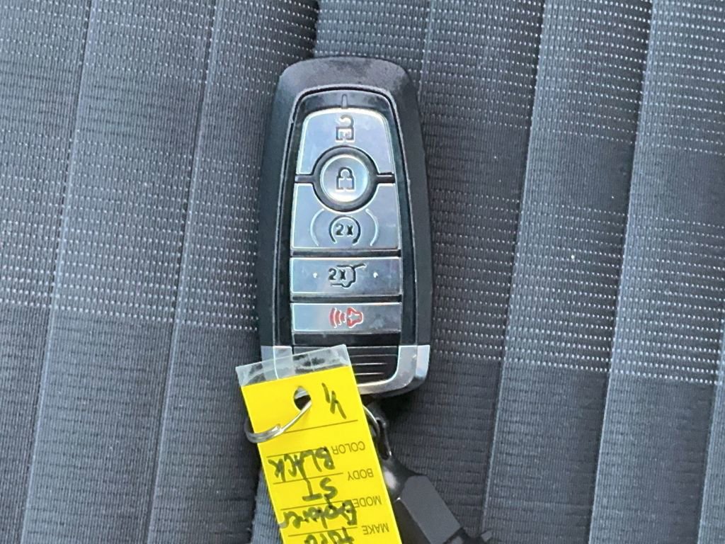 Used 2025 Ford Explorer ST-Line image 32