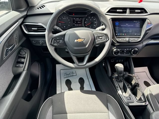 Used 2023 Chevrolet TrailBlazer LT w/ Convenience Package AWD/4WD image 14