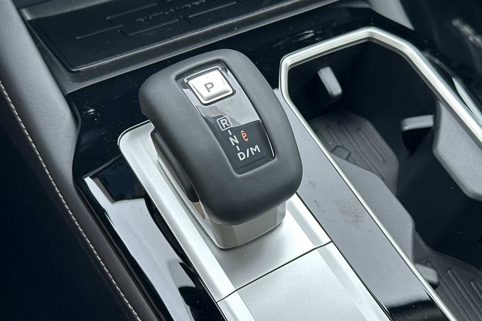 New 2025 Mitsubishi Outlander SE image 22