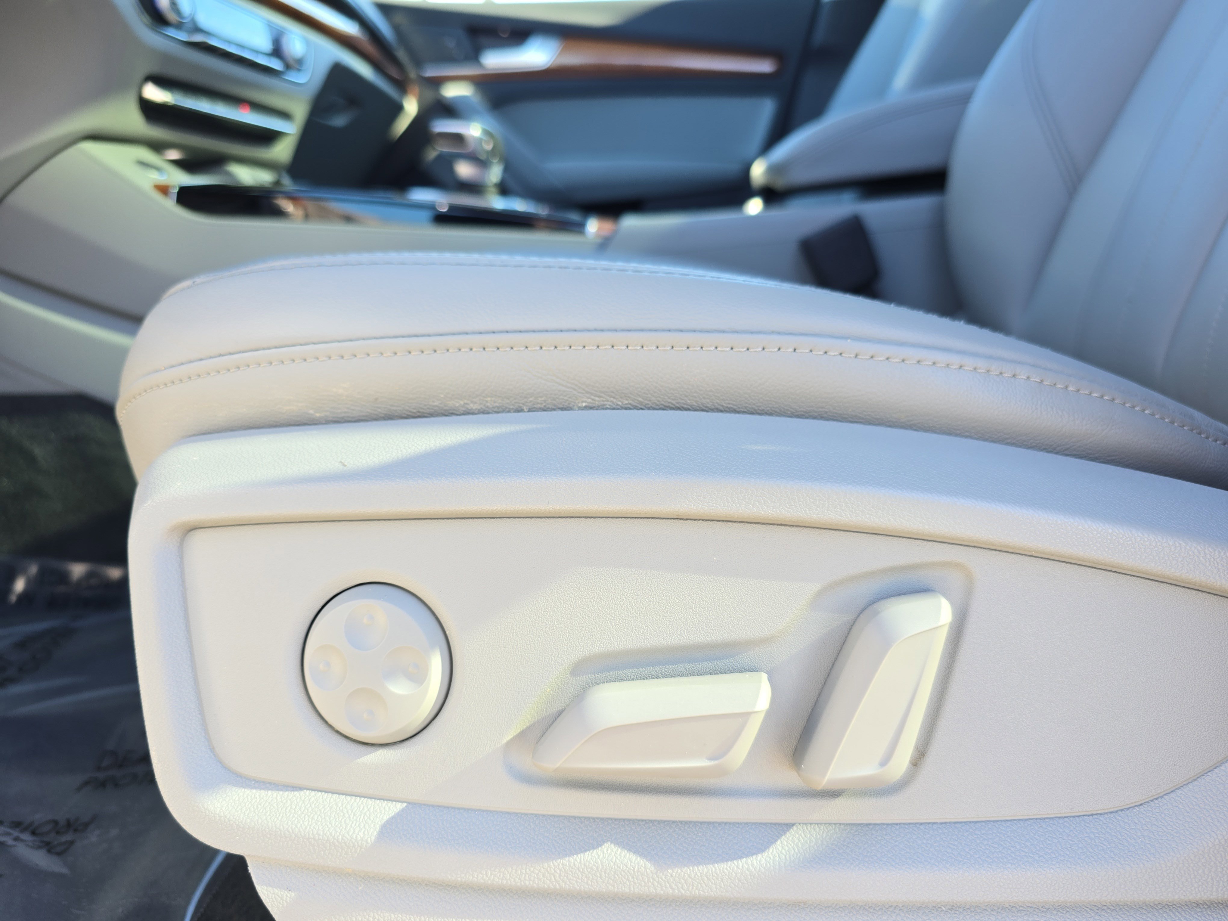 Used 2022 Audi Q5 2.0T Premium w/ Convenience Package image 27