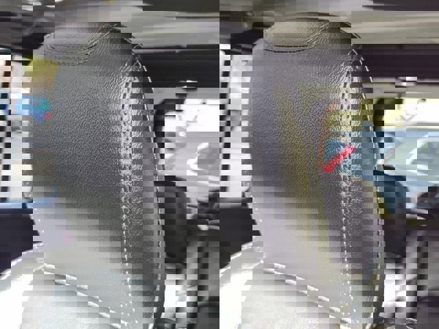 Used 2022 Jeep Wrangler Unlimited Sahara w/ Cold Weather Group image 14