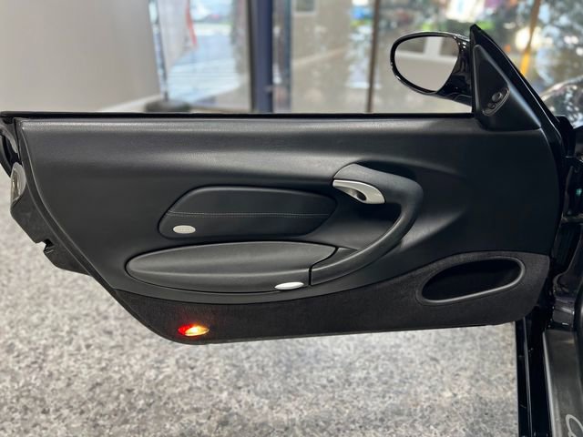 Used 2004 Porsche 911 Carrera 4 image 17