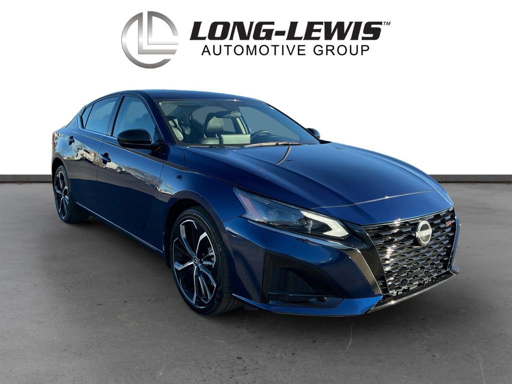 Used 2024 Nissan Altima 2.5 SR w/ SR Premium Package image 10