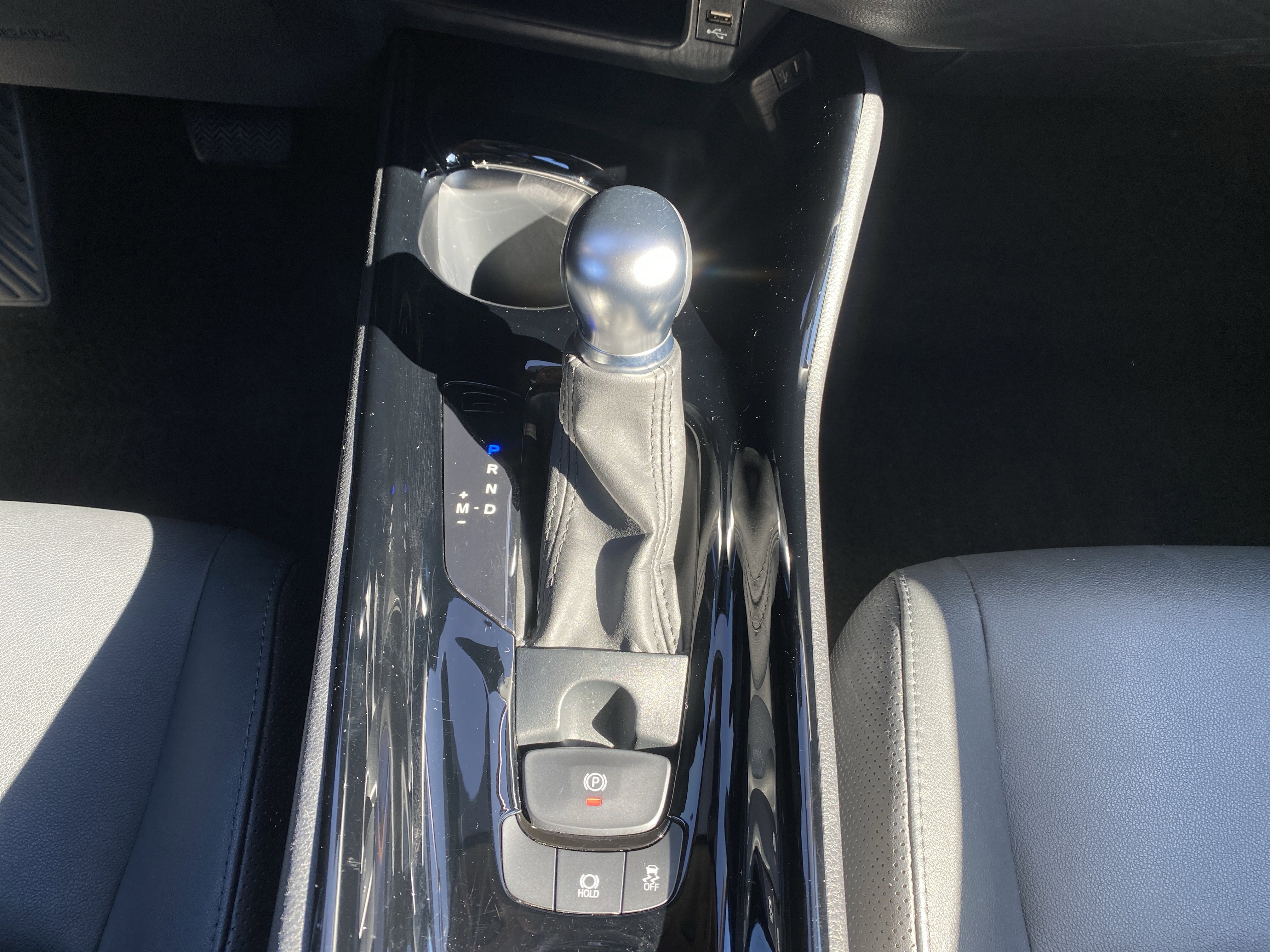 Used 2022 Toyota C-HR Limited image 18