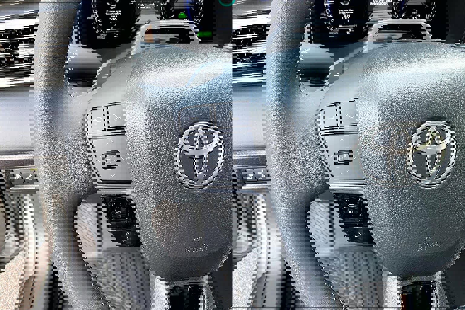 Used 2025 Toyota Camry XSE image 24