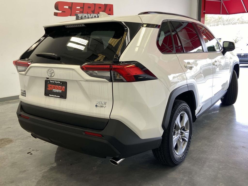 Used 2025 Toyota RAV4 XLE w/ Convenience Package AWD/4WD image 3