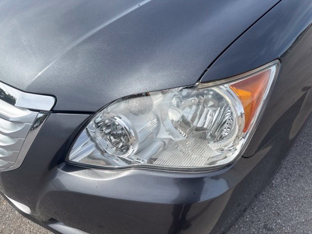 Used 2010 Toyota Avalon XLS FWD image 9