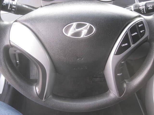 Used 2016 Hyundai Elantra SE FWD image 15