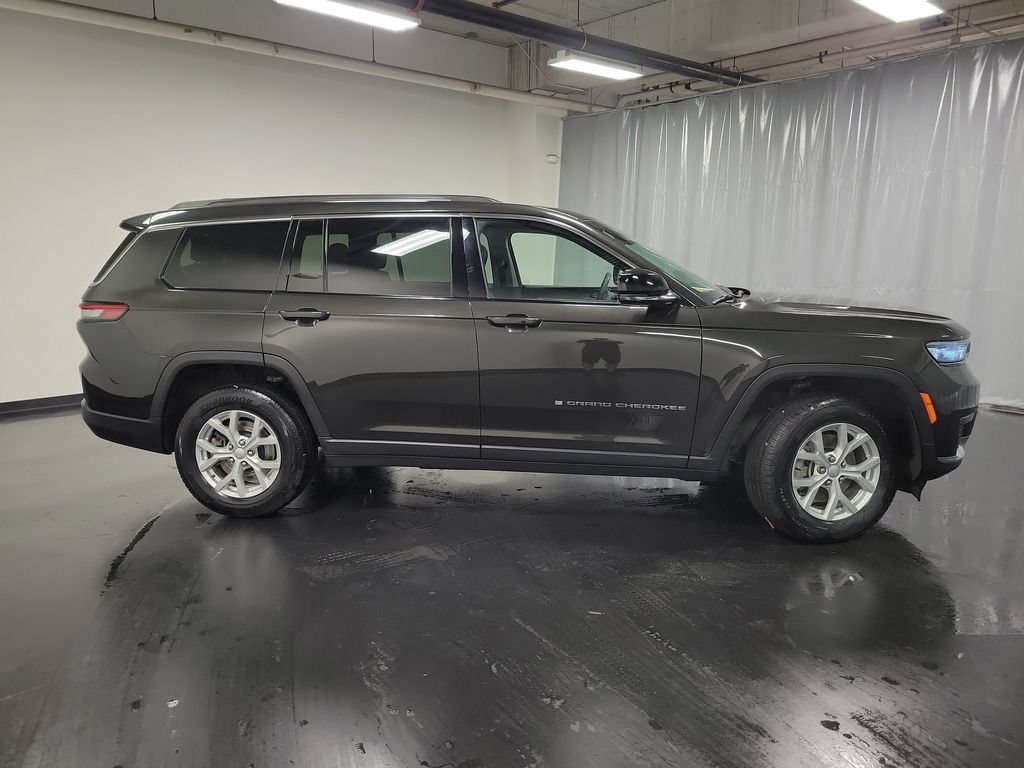 Used 2023 Jeep Grand Cherokee L Limited AWD/4WD image 9
