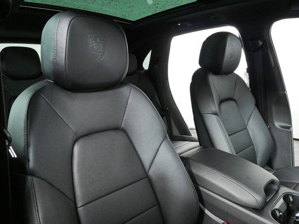 New 2026 Porsche Cayenne AWD/4WD image 24