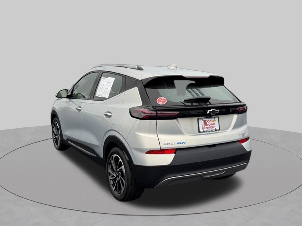 Used 2023 Chevrolet Bolt EUV Premier w/ Sun & Sound Package FWD image 8
