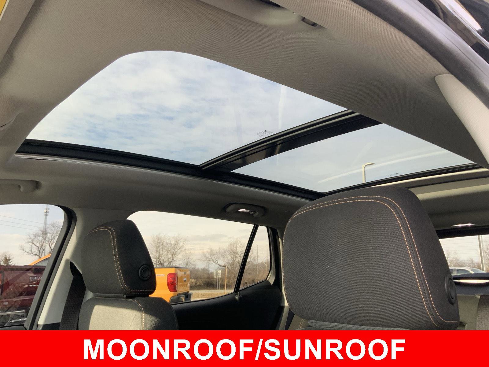 Used 2018 GMC Terrain SLE w/ Driver Convenience Package image 4