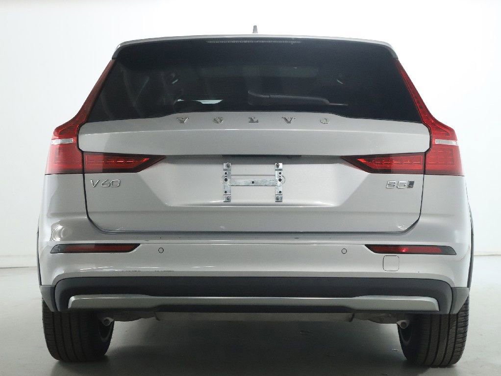 Used 2025 Volvo V60 B5 Cross Country Plus image 44