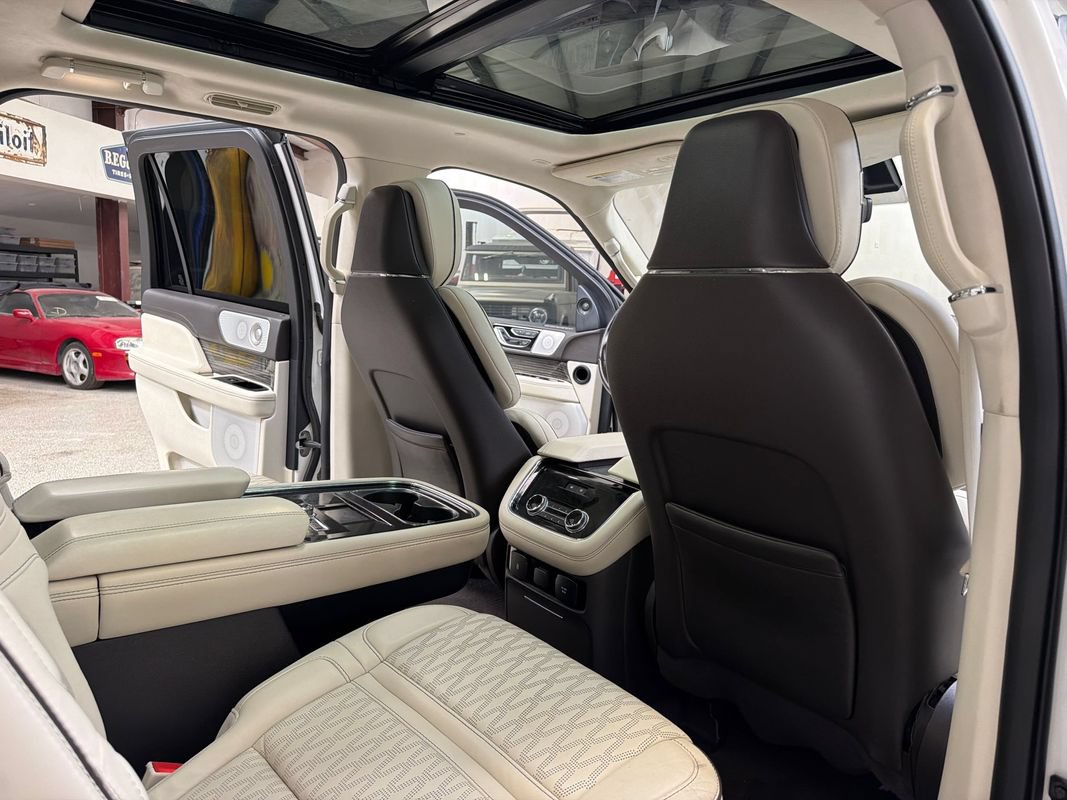 Used 2020 Lincoln Navigator Black Label w/ Cargo Convenience Package AWD/4WD image 47