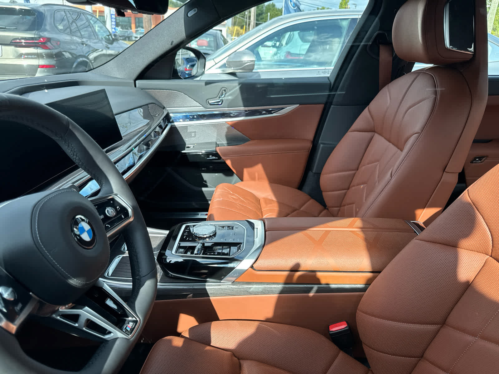 Used 2026 BMW 760i xDrive w/ Executive Package AWD/4WD image 18