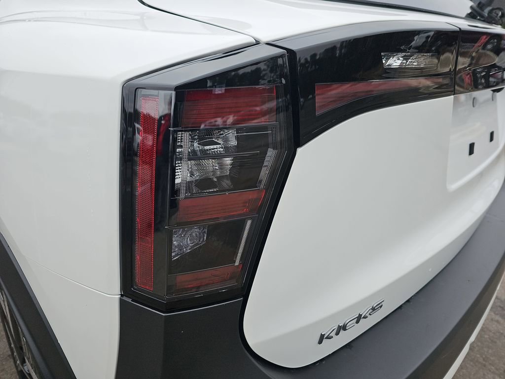 New 2026 Nissan Kicks SV w/ SV Premium Package FWD image 37