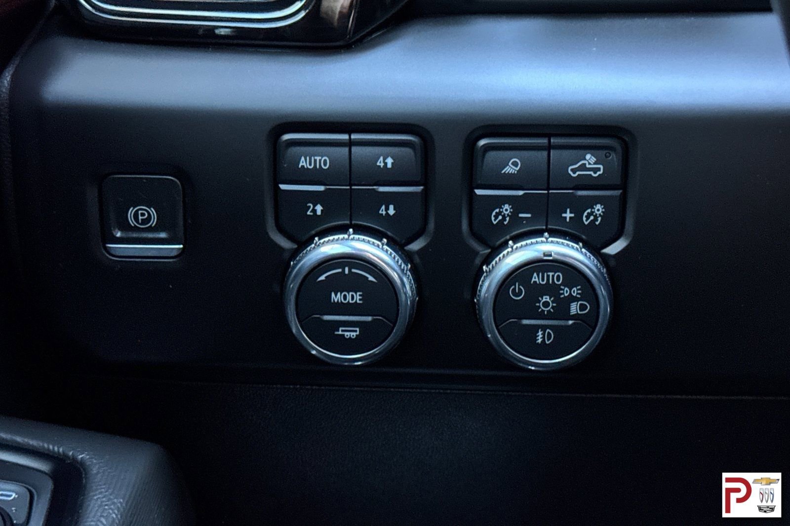 Used 2022 GMC Sierra 1500 AT4X image 31