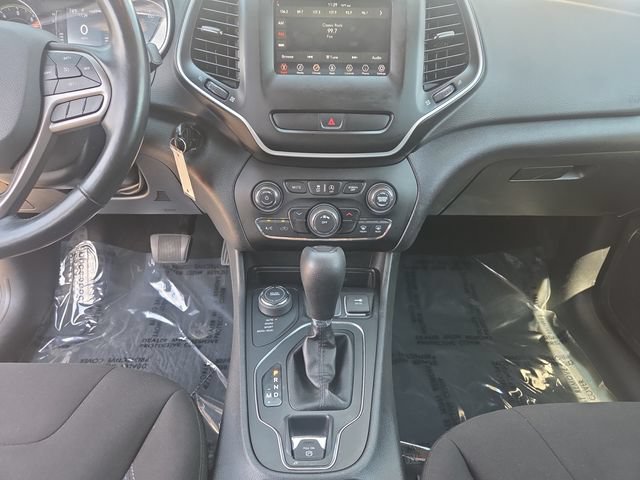 Used 2019 Jeep Cherokee Latitude w/ Cold Weather Group AWD/4WD image 11