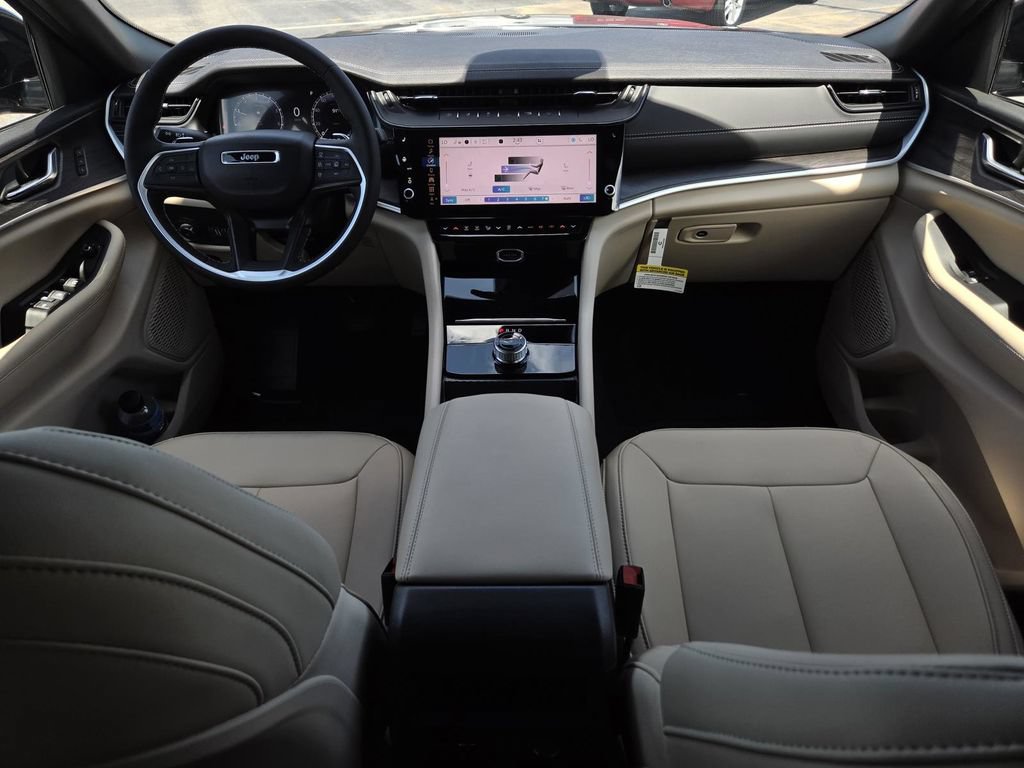 New 2026 Jeep Grand Cherokee Limited w/ Limited Altitude Package RWD image 19