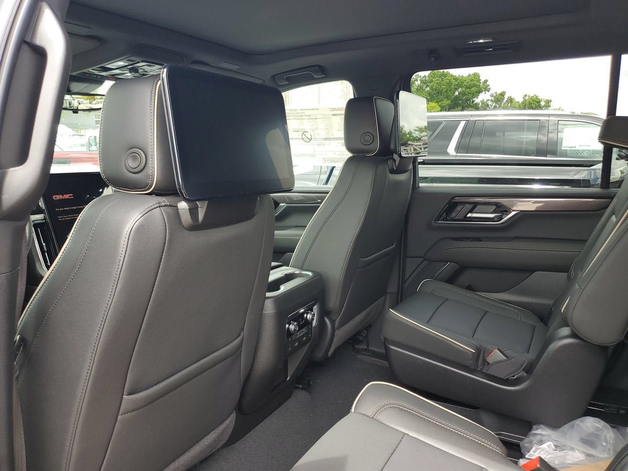 New 2026 GMC Yukon XL Elevation w/ Elevation Premium Package AWD/4WD image 10