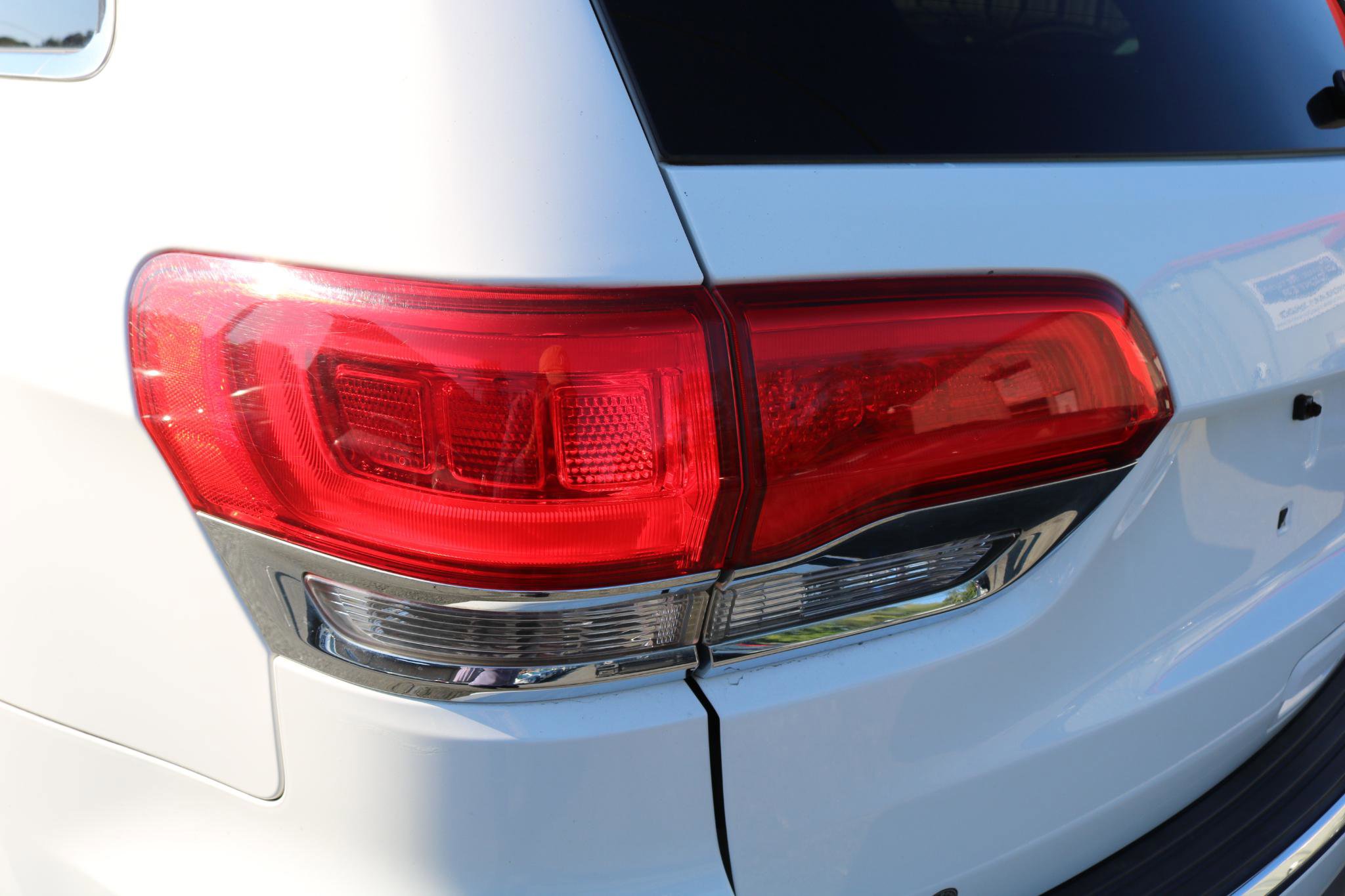 Used 2014 Jeep Grand Cherokee Limited image 11