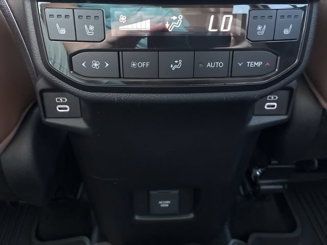 Used 2024 Toyota Grand Highlander AWD image 22