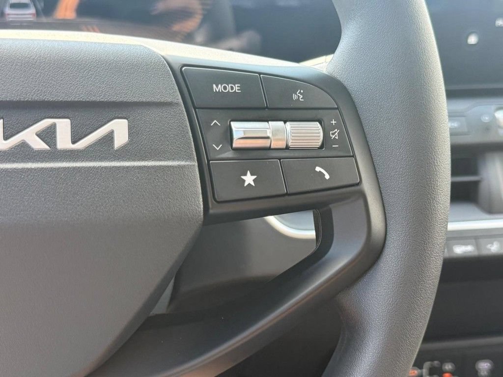 New 2026 Kia K4 FWD image 18