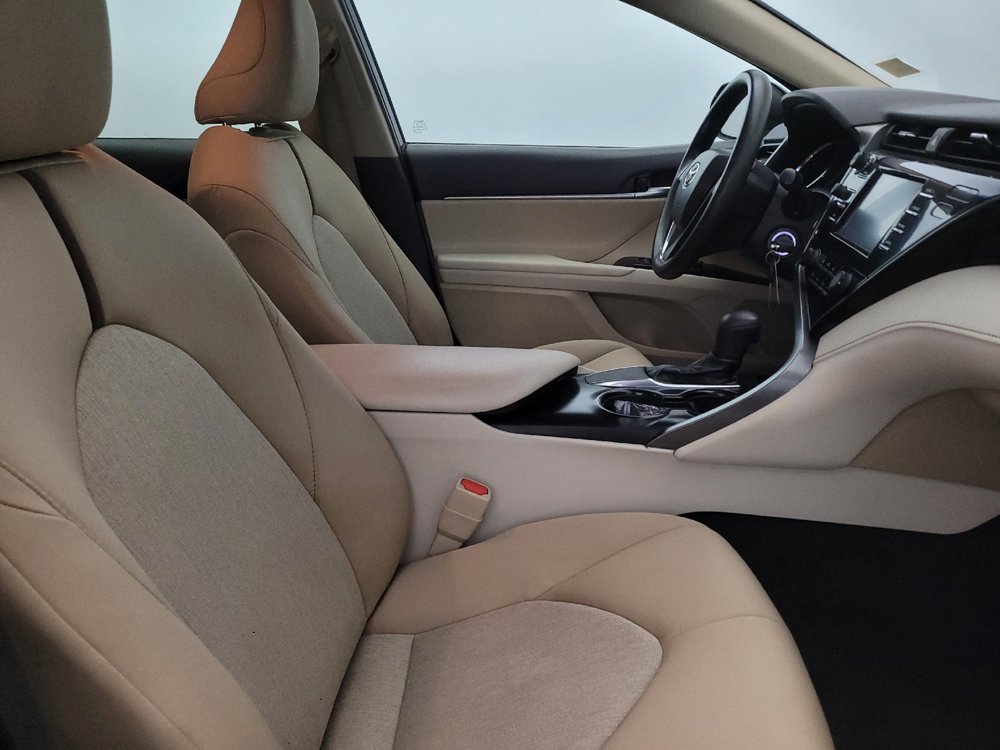 Used 2019 Toyota Camry LE FWD image 21