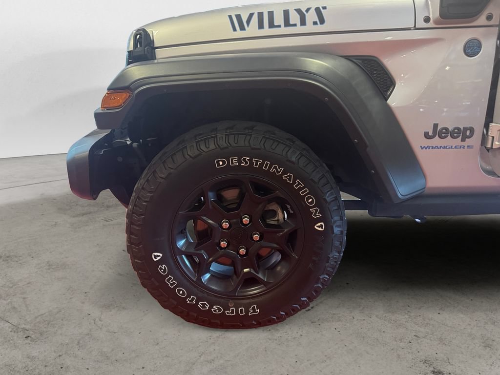 Used 2023 Jeep Wrangler Unlimited w/ Cold Weather Group AWD/4WD image 14