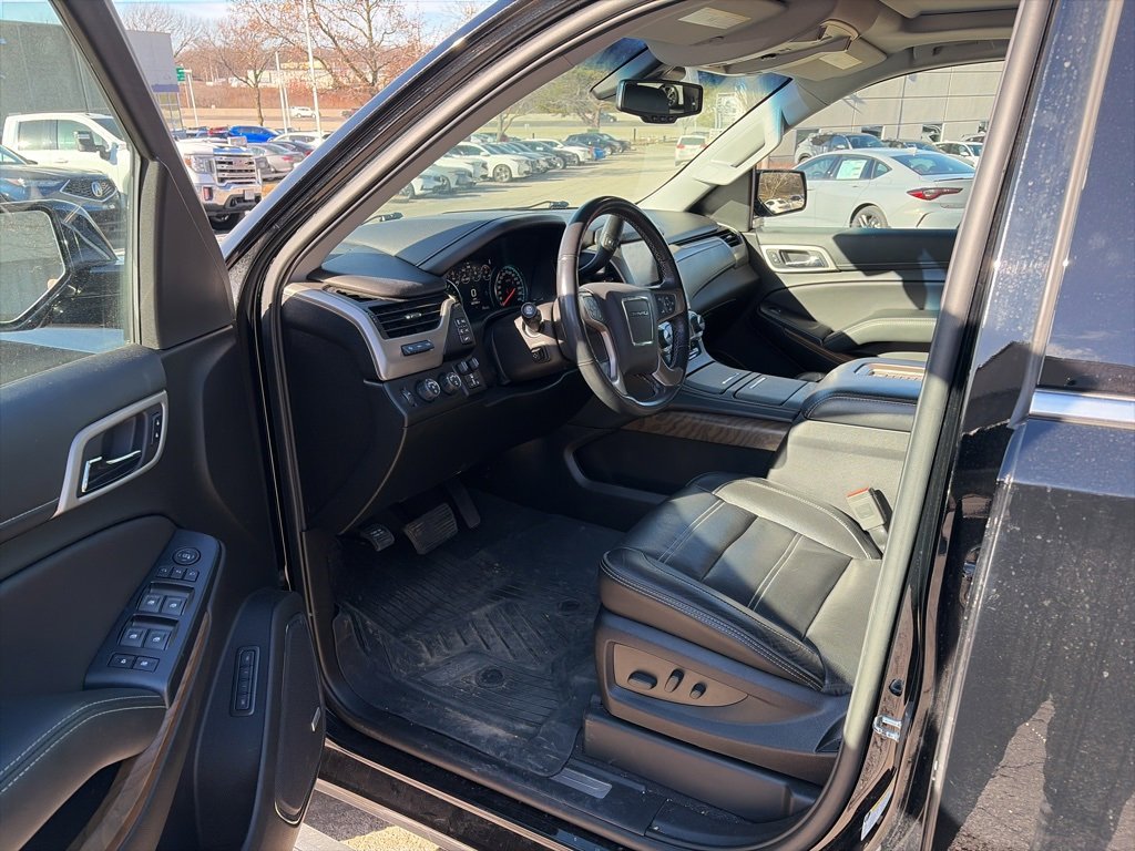 Used 2019 GMC Yukon Denali w/ Denali Ultimate Package image 12