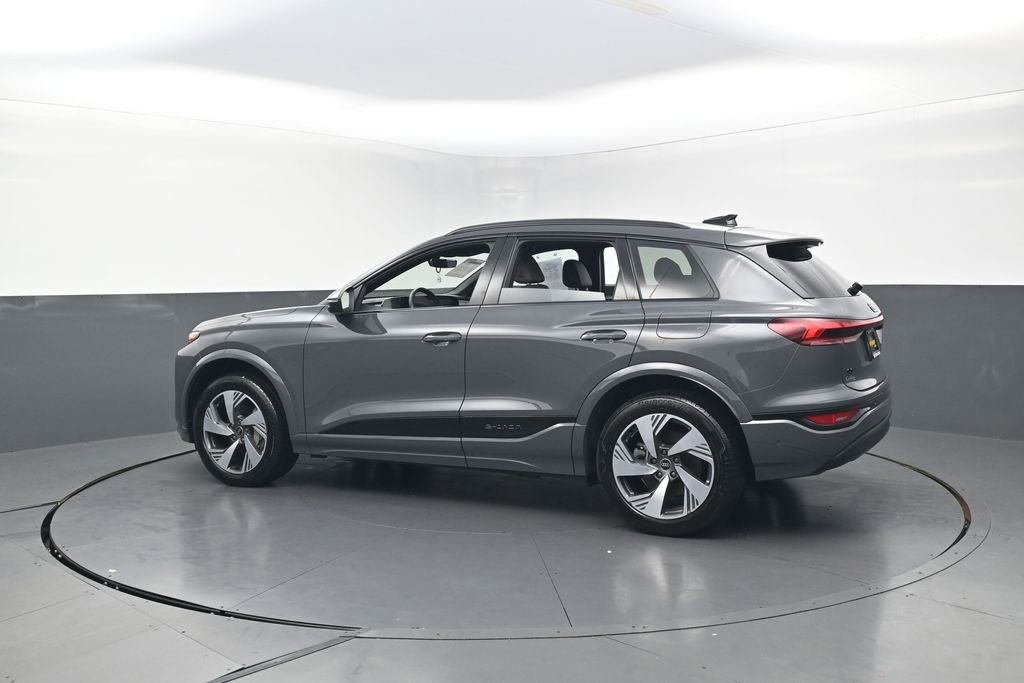Used 2025 Audi Q6 e-tron Premium Plus w/ Premium Plus AWD/4WD image 39
