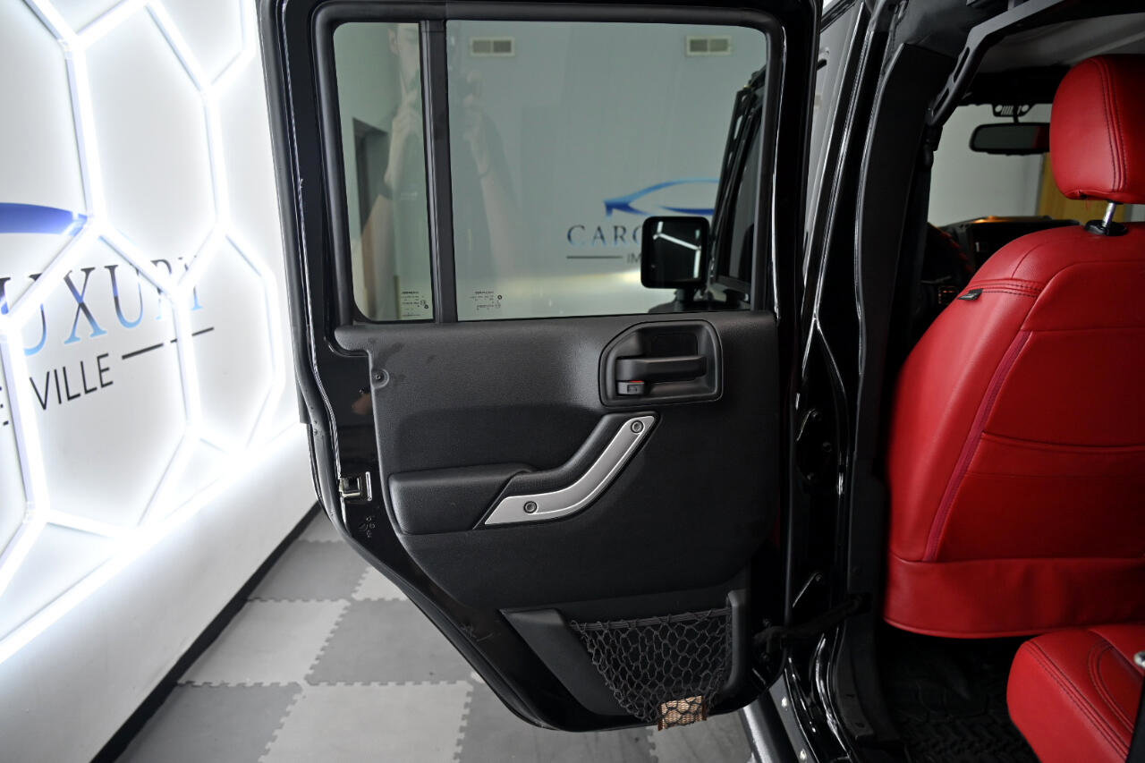 Used 2018 Jeep Wrangler Unlimited Rubicon w/ Cold Weather Group image 35