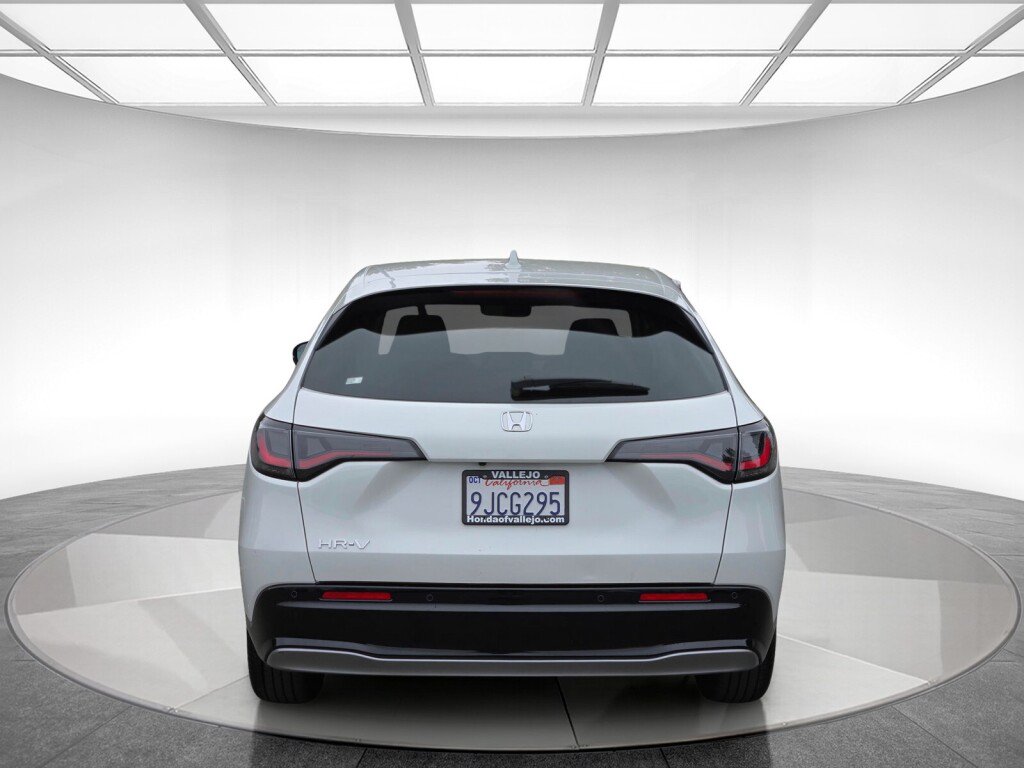 Certified 2024 Honda HR-V EX-L image 4