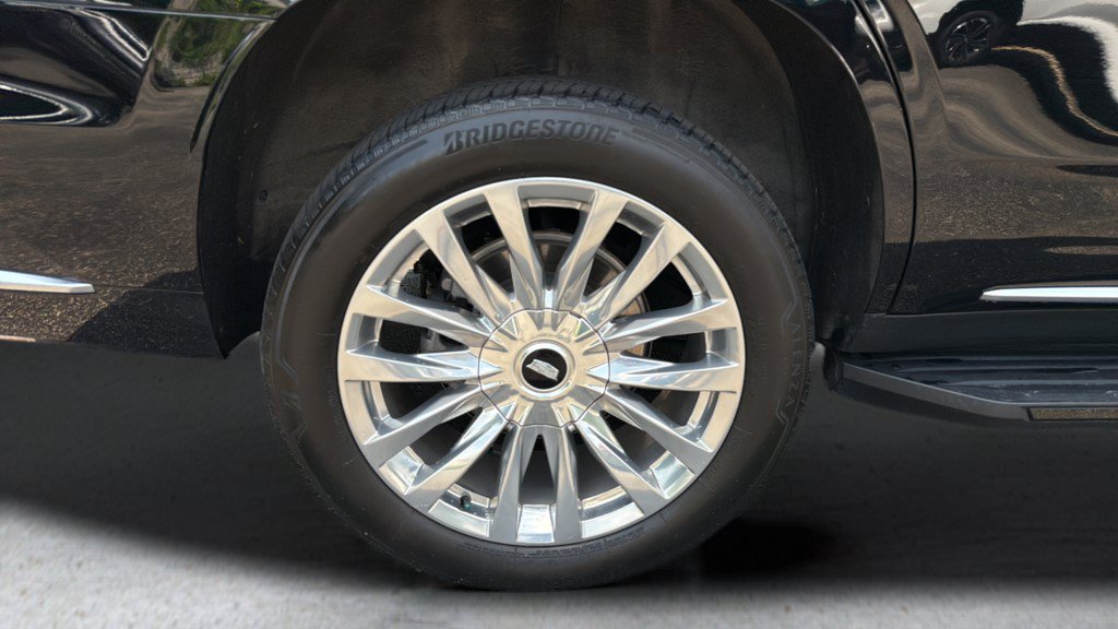 Certified 2024 Cadillac Escalade Premium Luxury w/ LPO, Floor Liner Package AWD/4WD image 15
