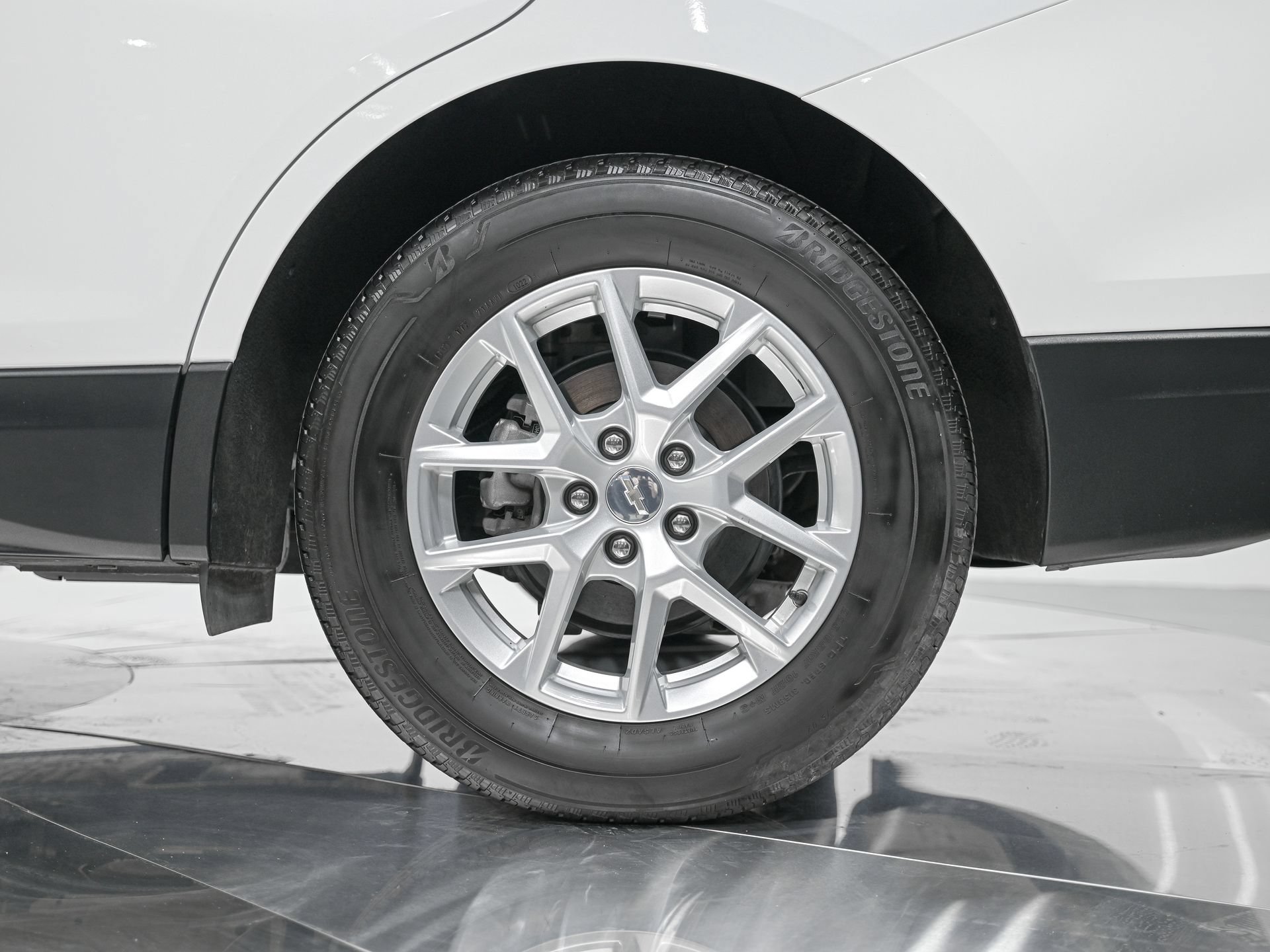 Used 2024 Chevrolet Equinox LT AWD/4WD image 11