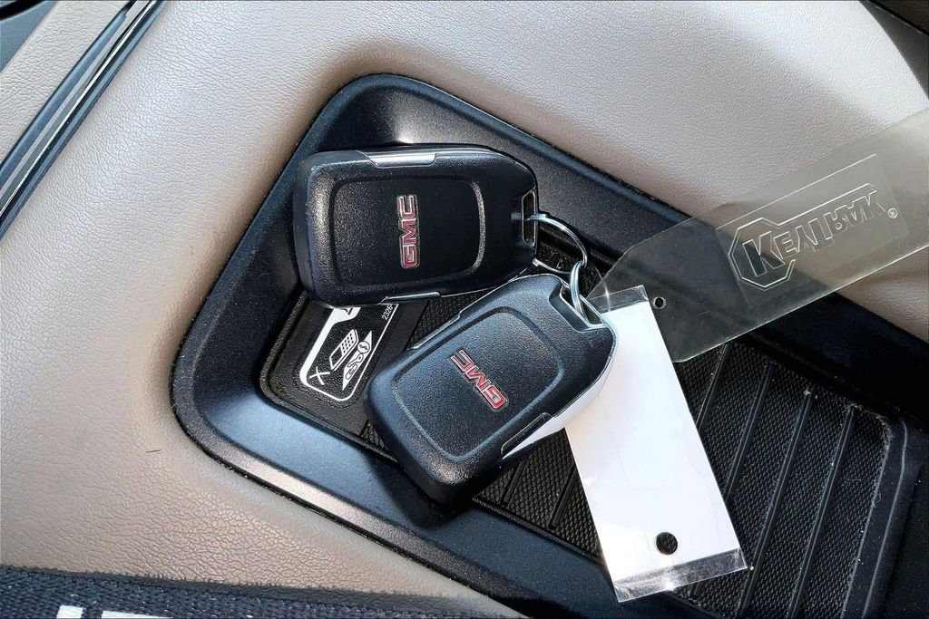 Used 2017 GMC Yukon XL SLT w/ Premium Edition image 14