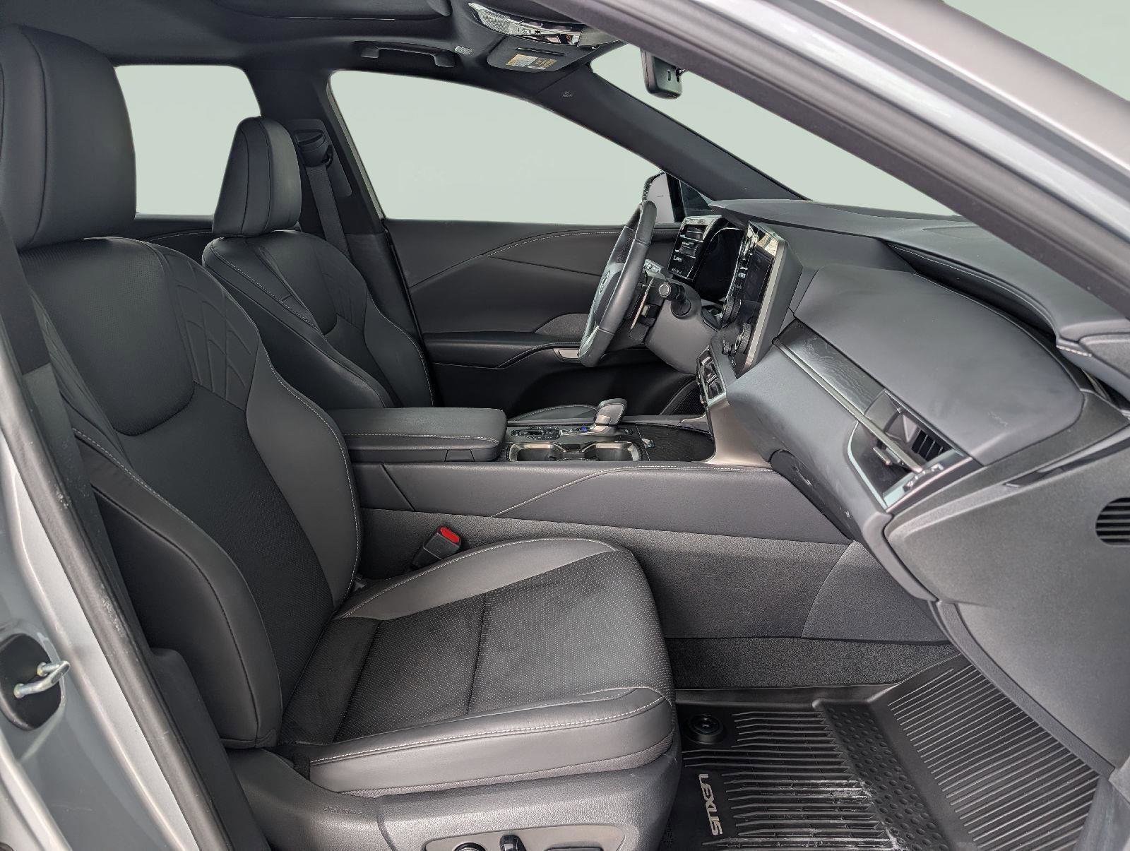 Used 2024 Lexus RX 350 Premium w/ Accessory Package image 21