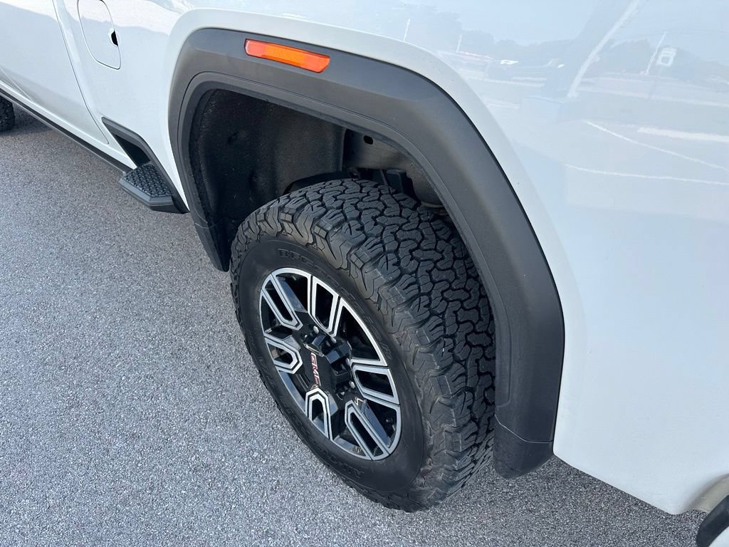 Used 2023 GMC Sierra 2500 AT4 w/ AT4 Preferred Package AWD/4WD image 12