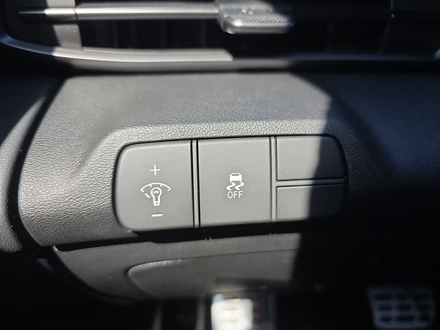 Certified 2026 Hyundai Elantra Sport FWD image 35