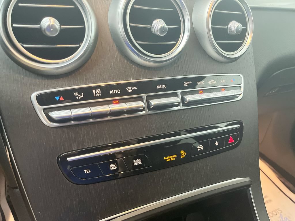 Used 2022 Mercedes-Benz GLC 300 4MATIC image 23