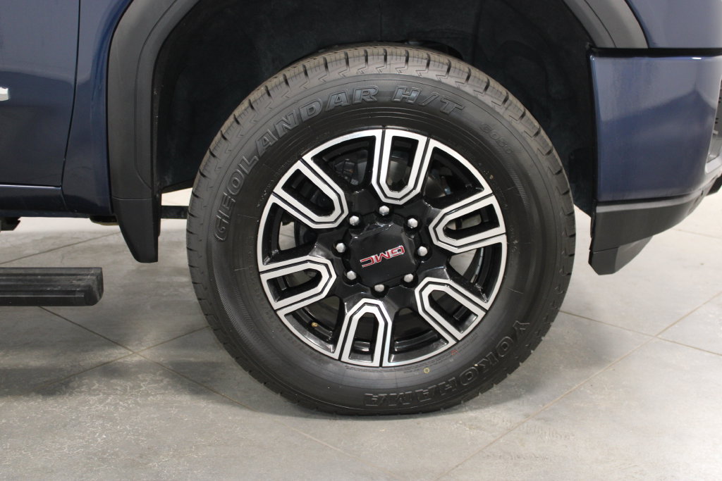 Used 2023 GMC Sierra 2500 AT4 AWD/4WD image 16