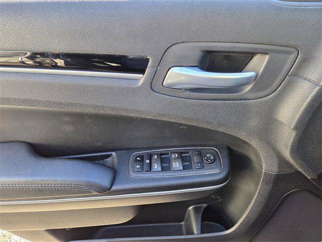 Certified 2023 Chrysler 300 Touring image 21