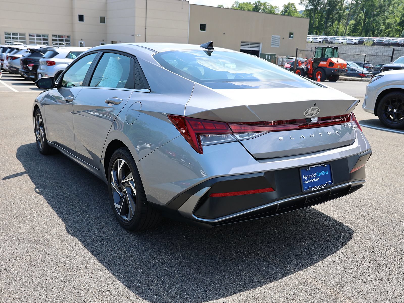 Certified 2025 Hyundai Elantra SEL FWD image 5