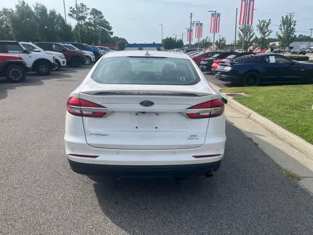 Used 2019 Ford Fusion SE w/ Equipment Group 151A FWD image 4