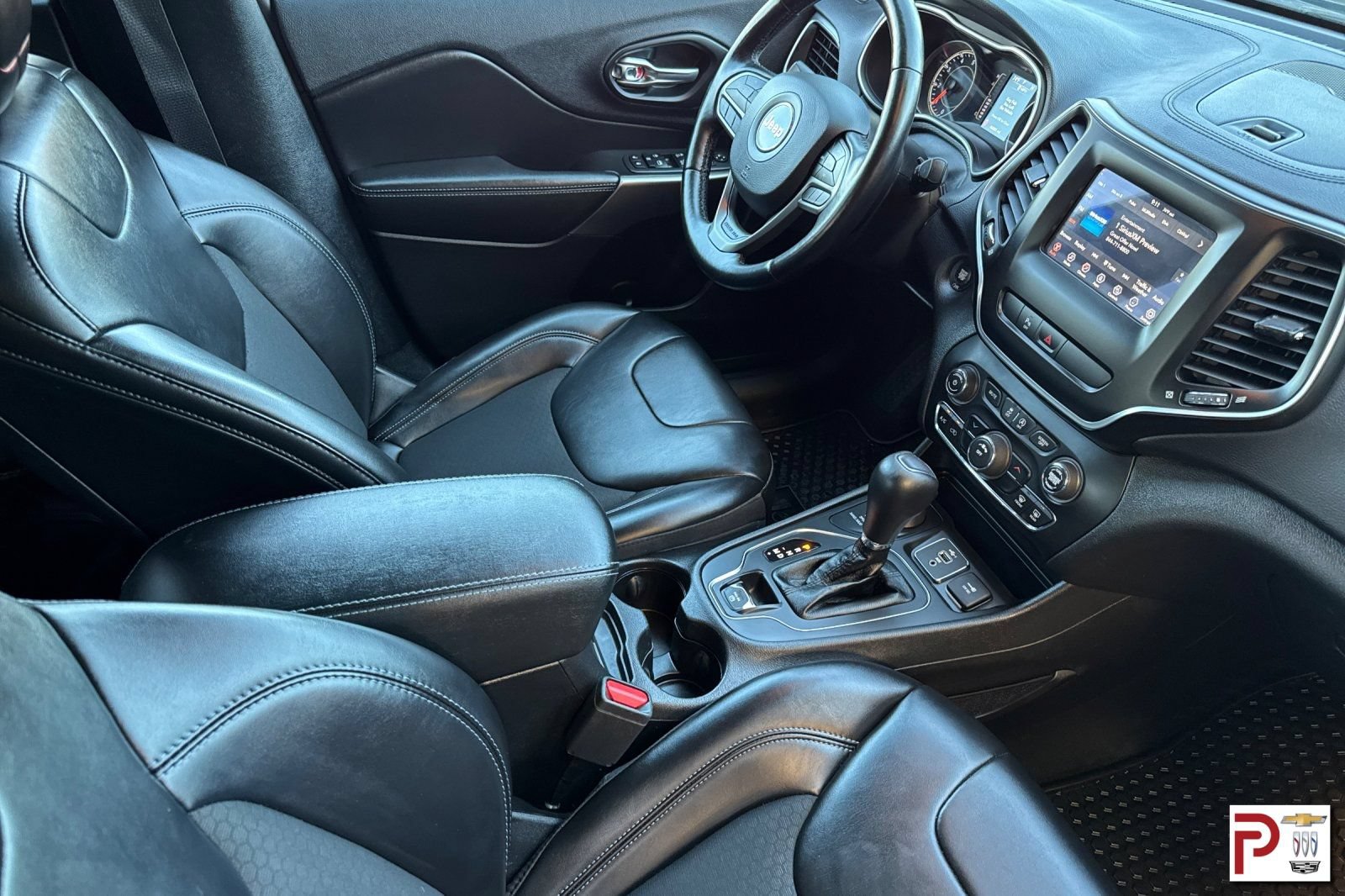 Used 2020 Jeep Cherokee Latitude Plus w/ Cold Weather Group AWD/4WD image 18