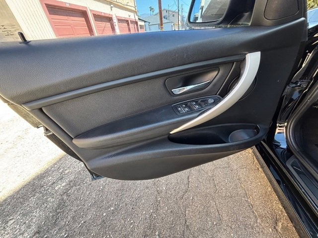 Used 2018 BMW 320i Sedan RWD image 27