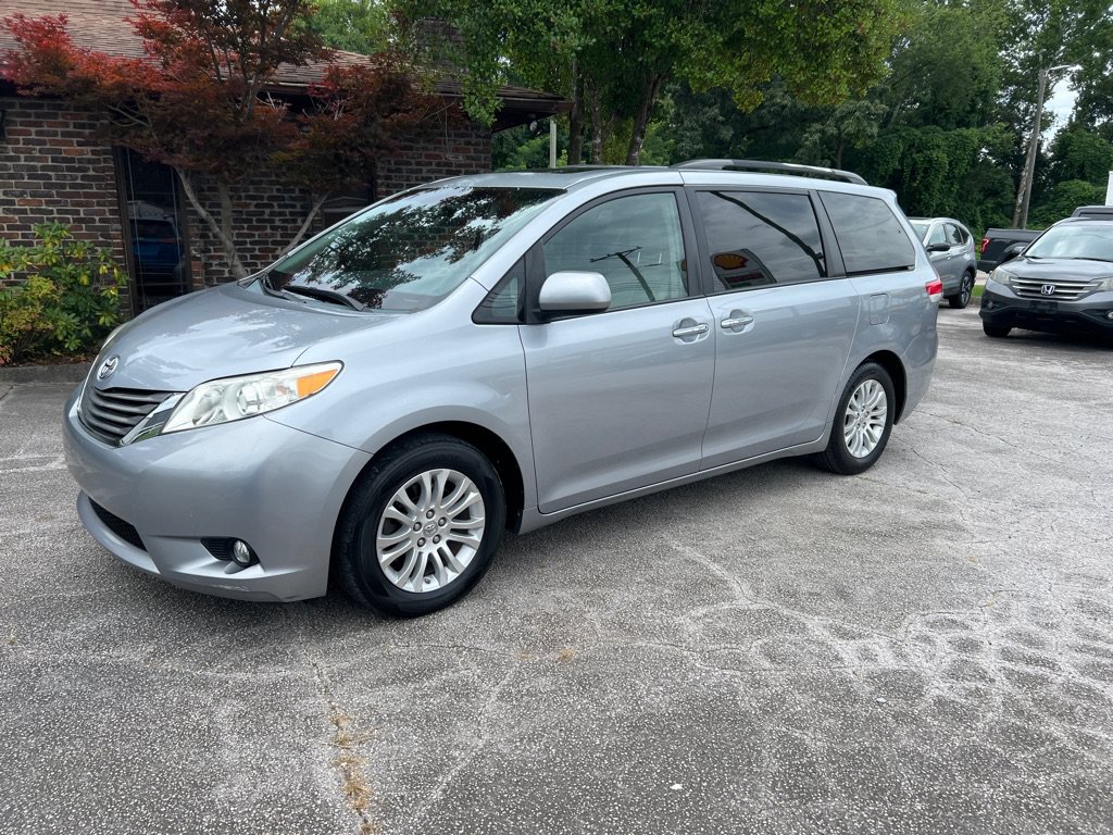 Used 2013 Toyota Sienna XLE