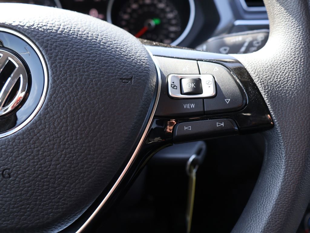 Used 2020 Volkswagen Tiguan S image 35